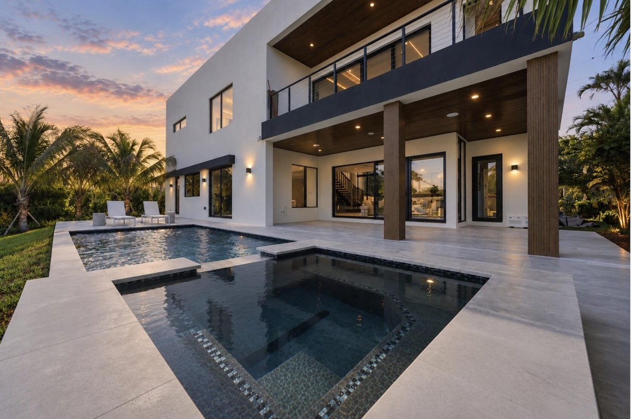 Lighthouse Point deep-water new construction residence