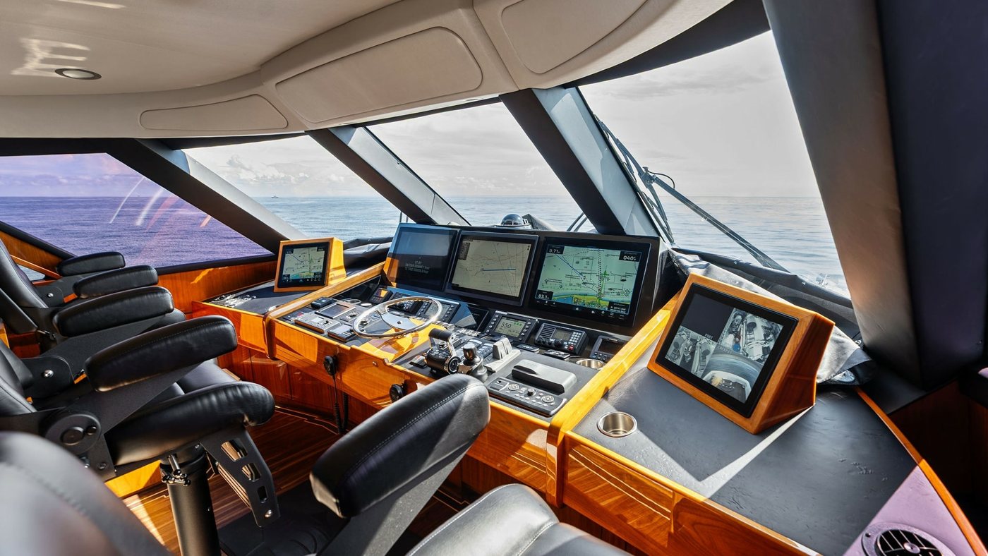 2017 Viking 80 Skybridge Aussie Rules - photo 2