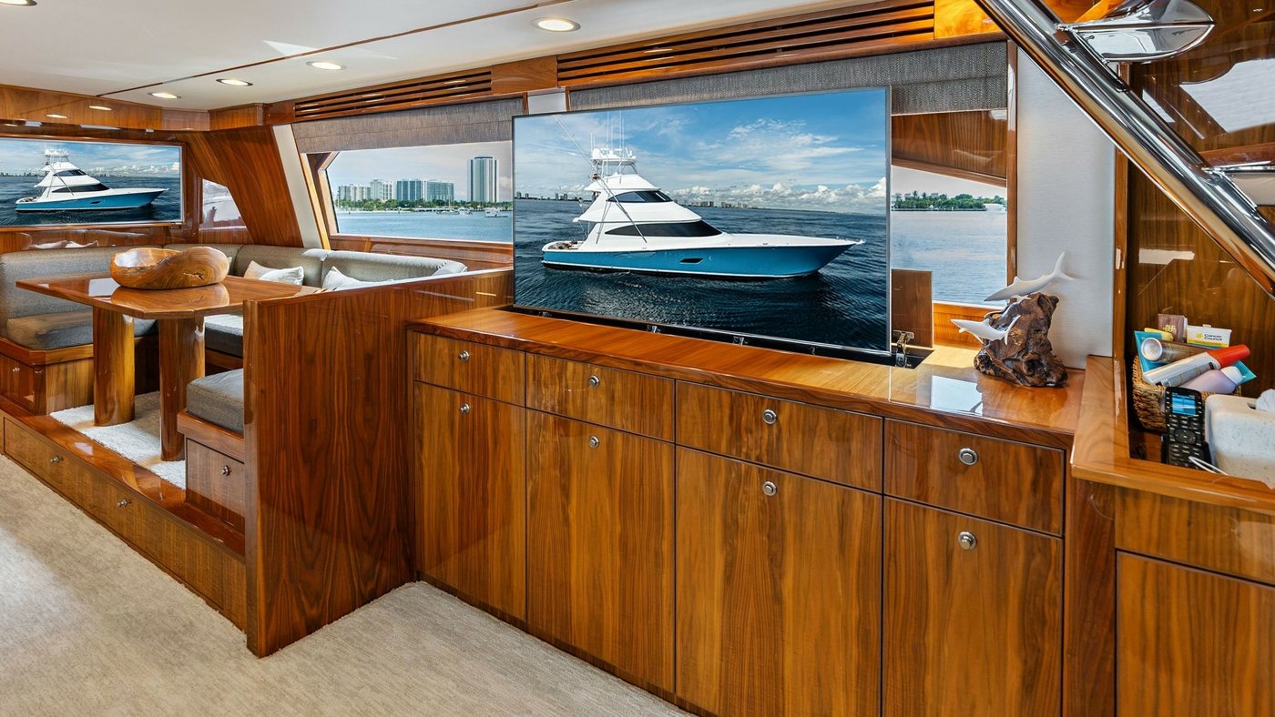 2017 Viking 80 Skybridge Aussie Rules - photo 10