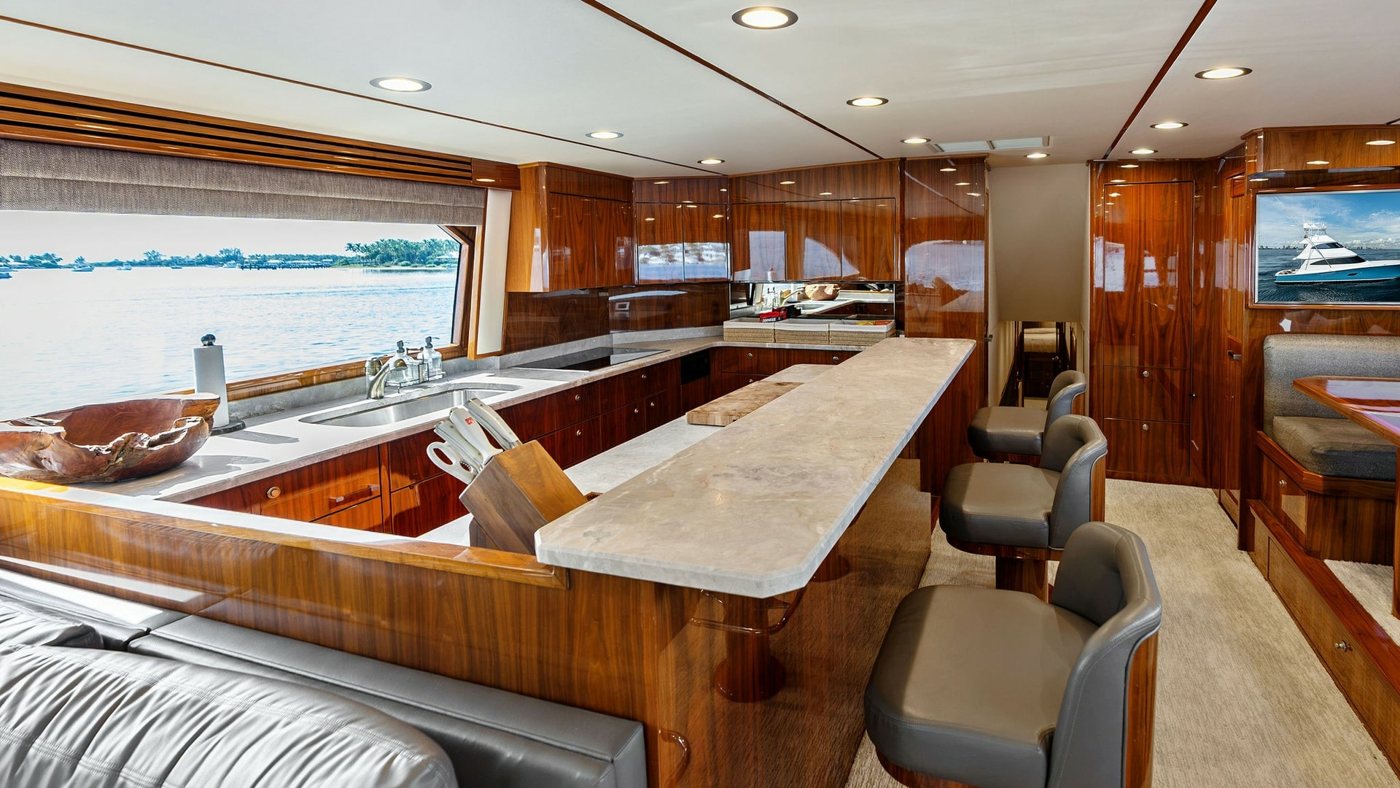 2017 Viking 80 Skybridge Aussie Rules - photo 11