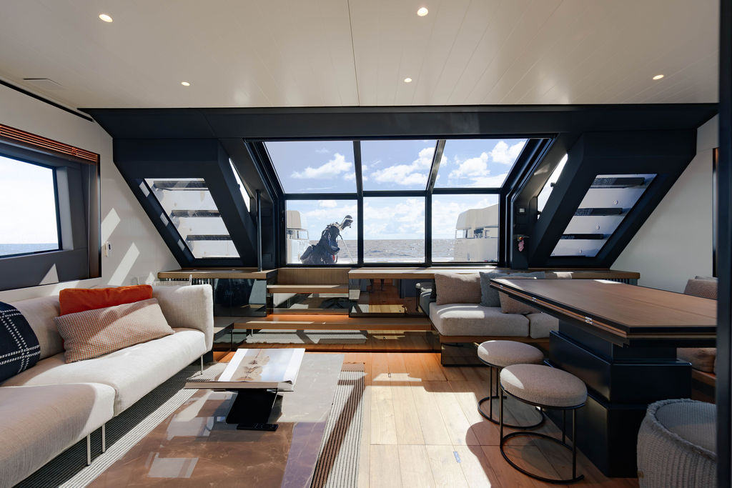 2023 Bluegame BG72 Snack Money - Salon, Lounge Toward Windshield