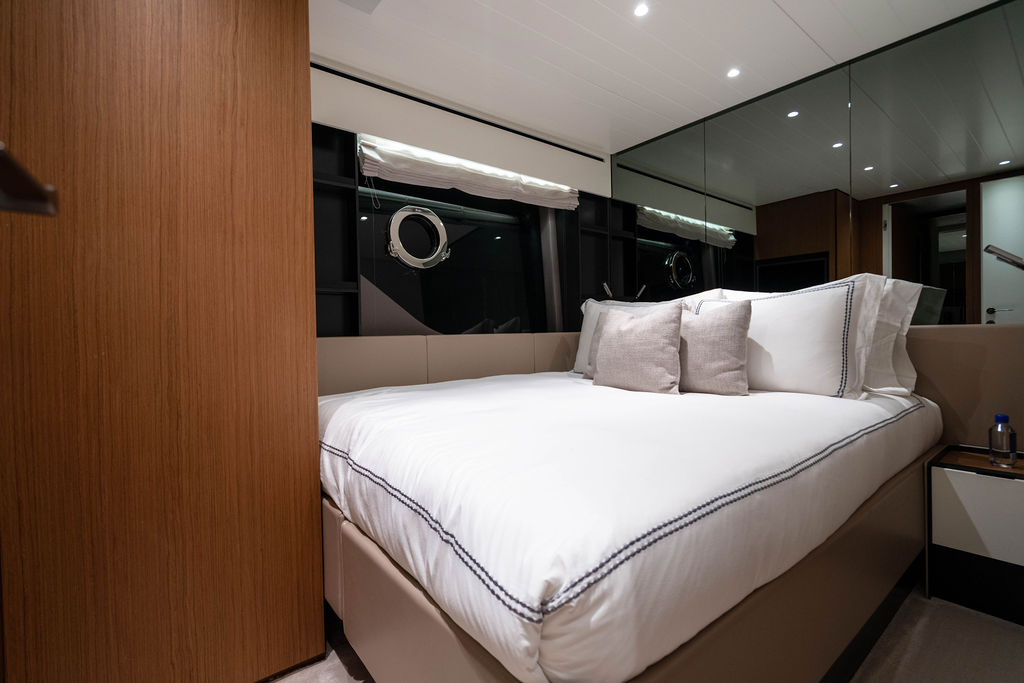 2023 Bluegame BG72 Snack Money - Guest Stateroom, Double Berth
