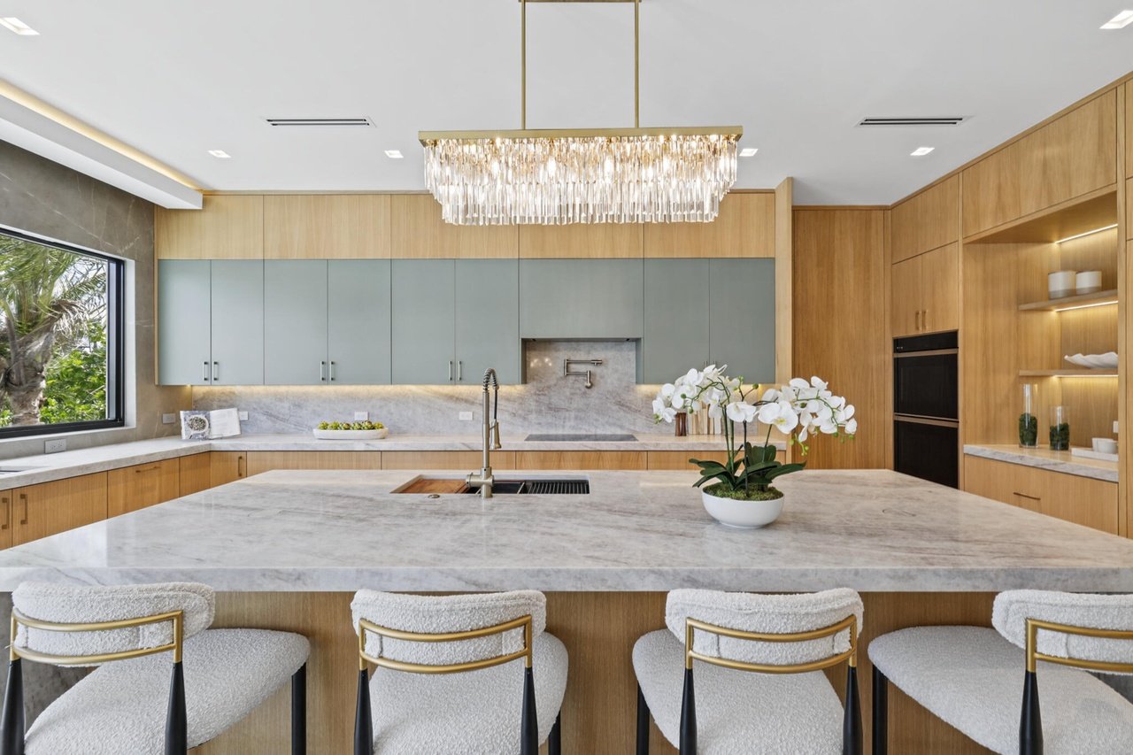 Lighthouse Point deep-water new construction residence - photo 6