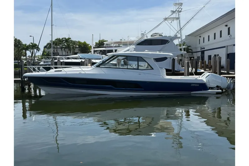 2025 Intrepid 50 Evolution